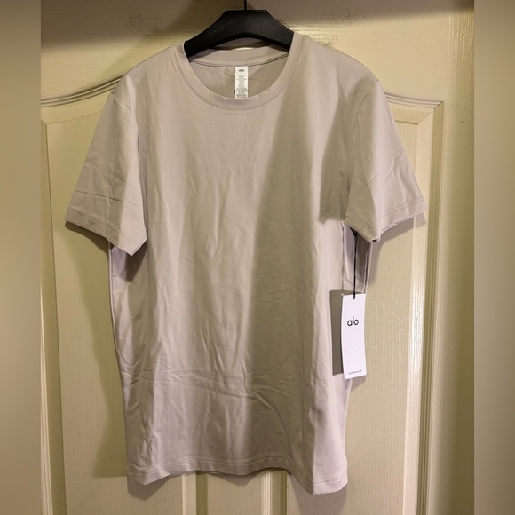 ALO Yoga Men’s “Conquer Reform” Short Sleeve (M) *BESTSELLER* - Picture 7 of 11